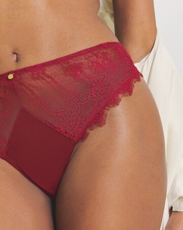 Pretty Secrets Eyelash Lace Midi Thong Burgundy