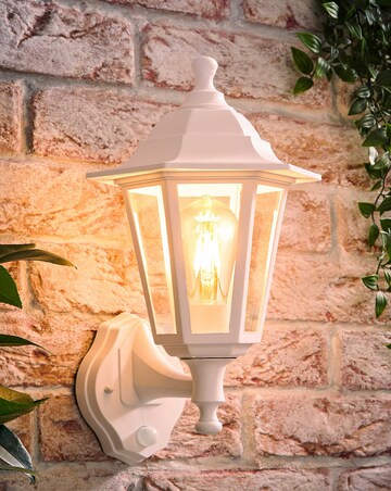 ValueLights Mayfair Outdoor Security PIR Motion Sensor Light - Bulb Included