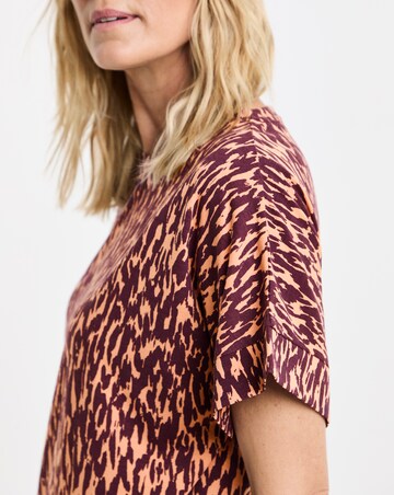 Print Crew Neck Grown On Sleeve Longline Dipped Back Top