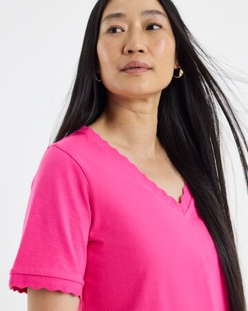 Magenta Scallop V-Neck T-Shirt