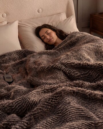Silentnight Prestige Faux Fur Heated XL Throw