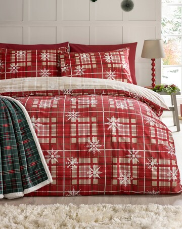 Catherine Lansfield Christmas Scandi Check Duvet Cover Set