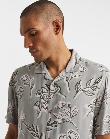 Revere Collar Short Sleeve Shirt