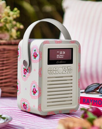VQ Cath Kidston Lace Hearts Retro Mini DAB Radio