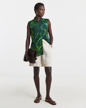 Sleeveless Printed Shirt