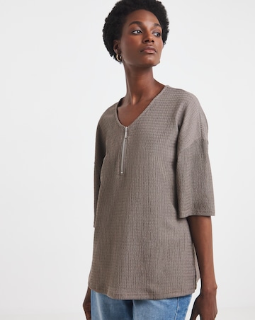 Mocha Textured V-Neck Zip Front Short Sleeve Longline Top