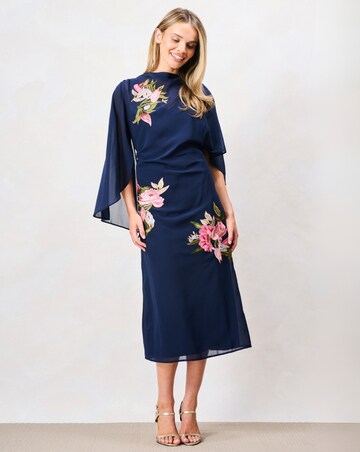 Hope & Ivy The Ludamilla Embroidered Cape Dress