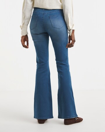 Mid Blue Boocut Retreat Jegging