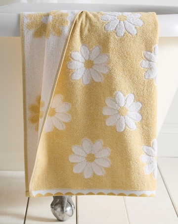 Dreams & Drapers Daisy Floral Towel