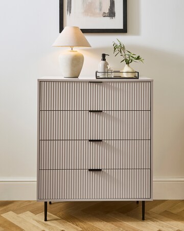 Fernley Small Chest