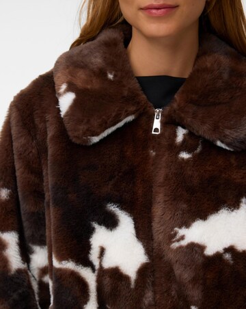 VERO MODA COW PRINT SHORT JACKET