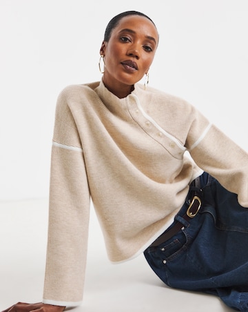 Contrast Jumper with Buttom Detail