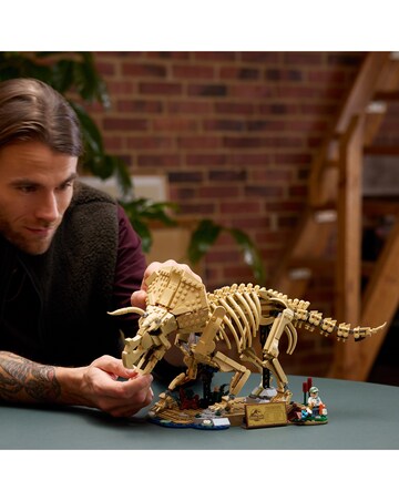 LEGo Jurassic World Dinosaur Fossils: Triceratops 77985