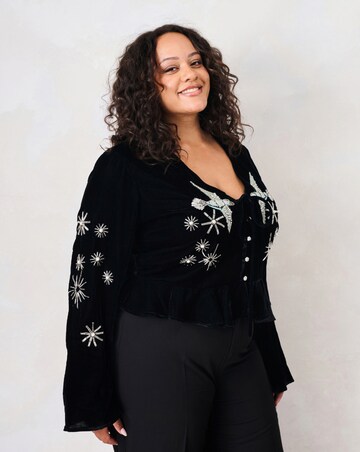 Hope & Ivy The Glacia Embellished Top