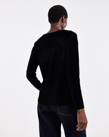 Black Long Sleeve Scallop V Neck Velvet Top