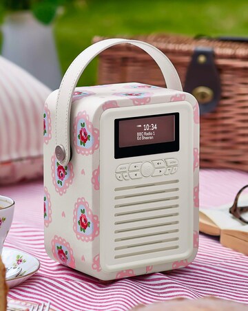 VQ Cath Kidston Lace Hearts Retro Mini DAB Radio
