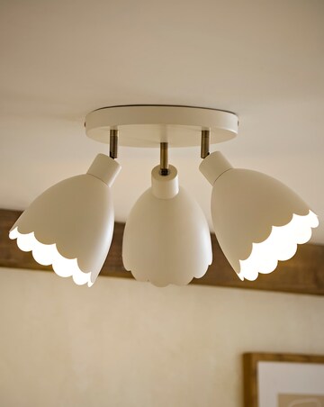 ValueLights Millie Scallop 3 Way Spotlight