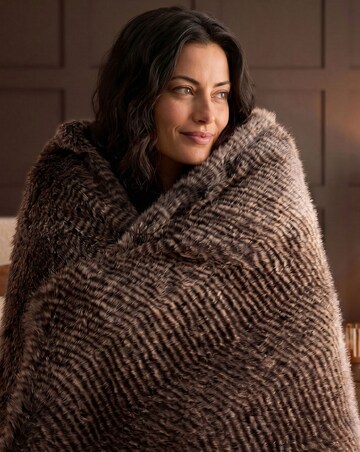 Silentnight Prestige Faux Fur Heated XL Throw