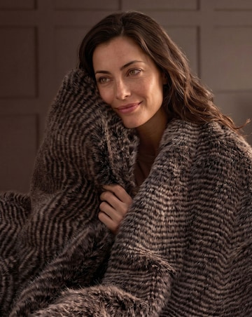 Silentnight Prestige Faux Fur Heated XL Throw