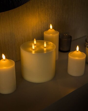 ValueLights LED 3 Wick Flickering Candle with Remote Control