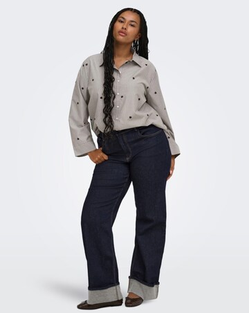 ONLY EMBROIDERED HEART SHIRT