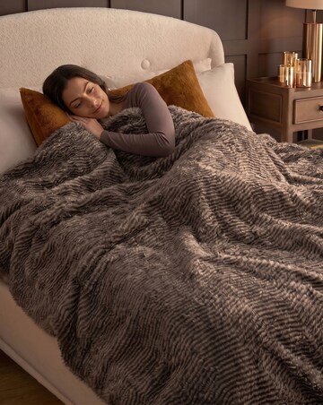 Silentnight Prestige Faux Fur Heated XL Throw
