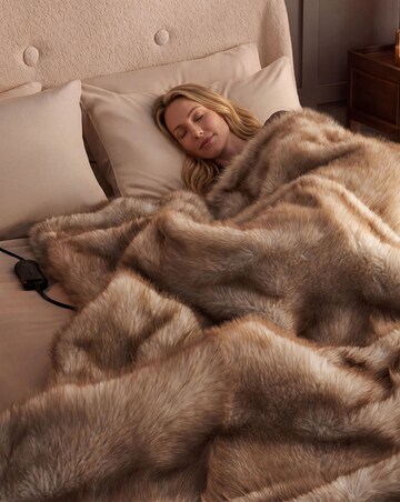 Silentnight Prestige Faux Fur Heated Throw
