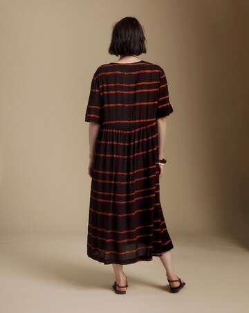 Julipa Petite Stripe Crinkle Midi Dress