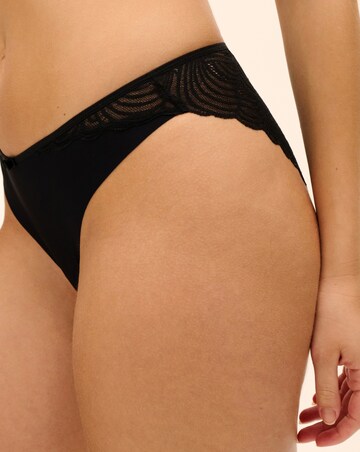 Freya Alanna Brief