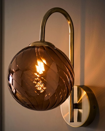ValueLights Sydney Brushed Brass with Brown Swirl Glass Wall Light