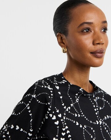Heart Print Longline Curved Hem 3/4 Sleeve Top
