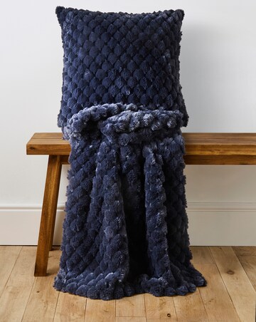 Scallop Faux Fur Throw - Navy