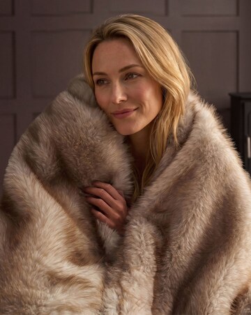 Silentnight Prestige Faux Fur Heated Throw