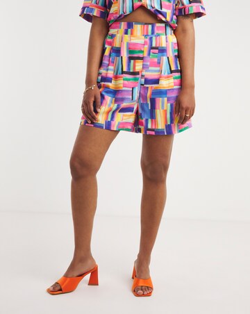 Twisted Wunder Primrose Shorts