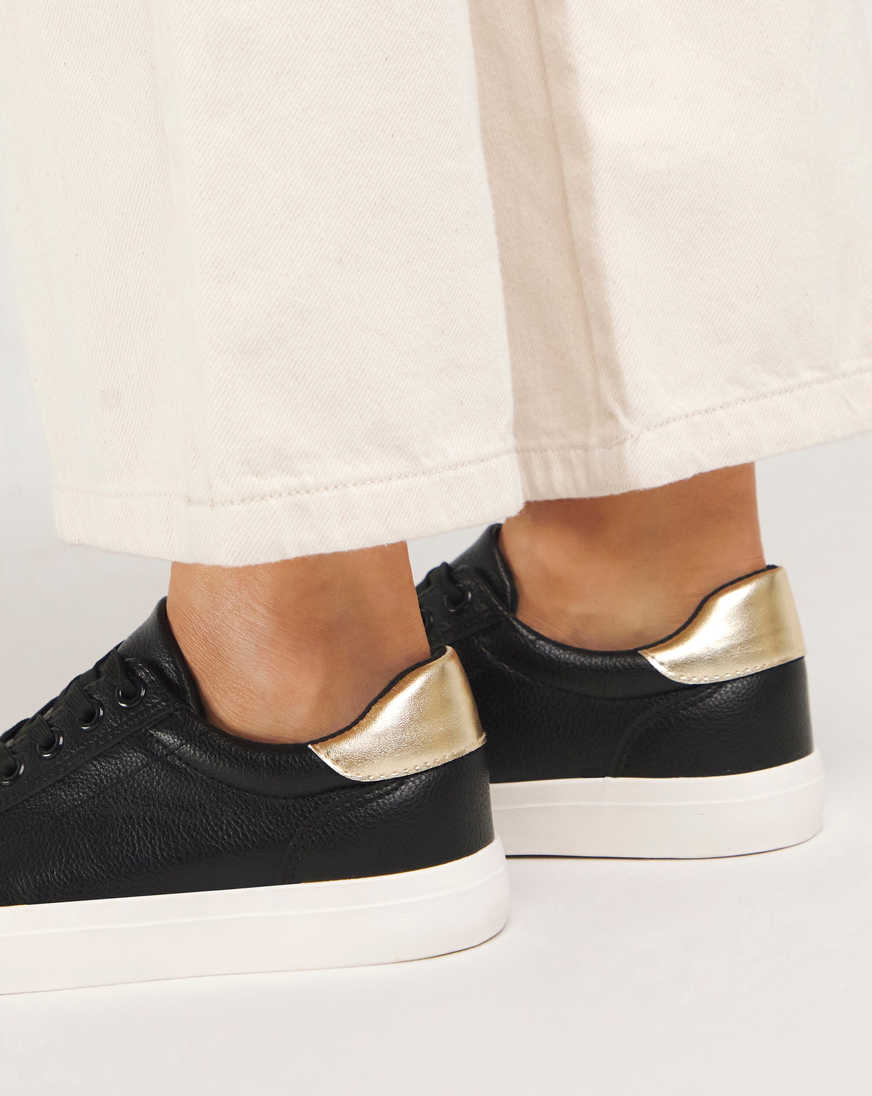 Athletic Trainers Millie Chunky Platform Trainers Millie Classic