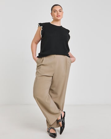 Simply Be Black Tipped Ruffle Shoulder Knitted Vest