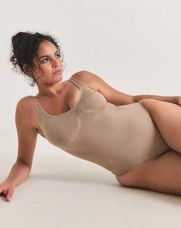 MAGIC Bodyfashion Light Control Low Back Bodyshaper Macchiato