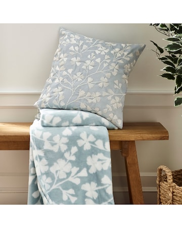 Catherine Lansfield Brooke Floral Throw