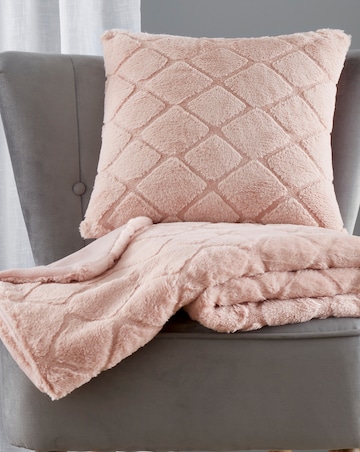 Catherine Lansfield Cosy Diamond Cushion