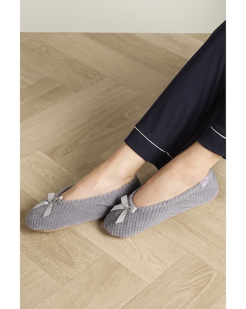totes Isotoner Womens Popcorn Ballet Slippers
