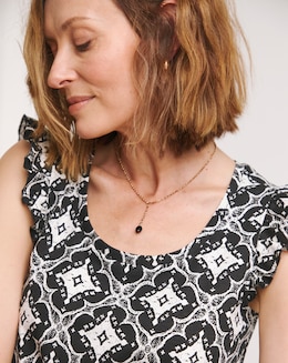 Printed  Ruffle Sleeve Vest
