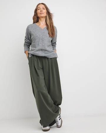 Ribbed Detail V Neck Jumper