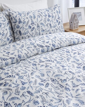 Festive Vintage Toile Duvet Cover Set