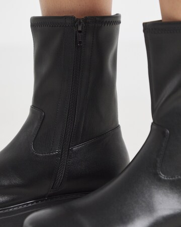 Rosalie Chunky Anle Boots - Wide Fit (E)