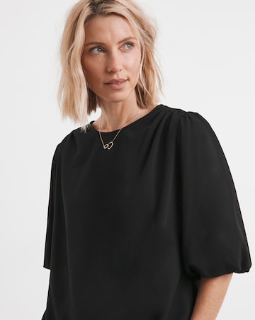 Short Bubble Sleeve Top