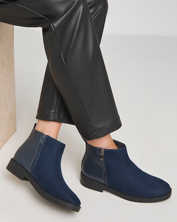 Verity Classic Zip Detail Ankle Boot - Wide Fit (E)