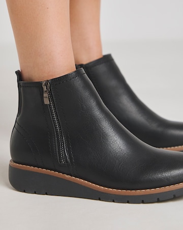 Heavenly Soles Erin Classic Low Wedge Chelsea Boots - Wide Fit (E)