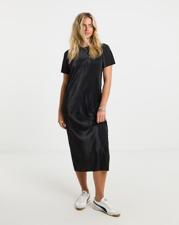 Black Plisse Midi T-Shirt Dress