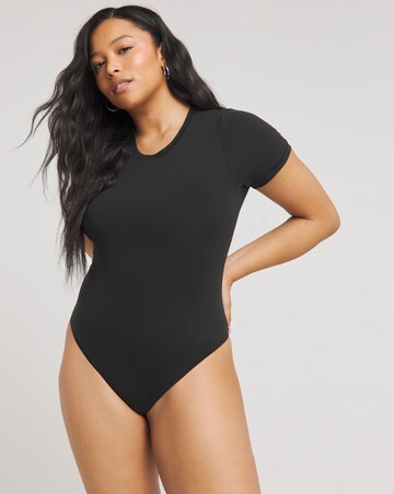 MAGISCULPT Light Control Smoothing T-Shirt Bodysuit