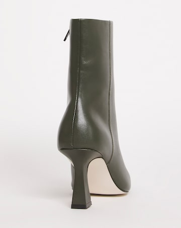 Leather Square Toe Boot EEE Fit